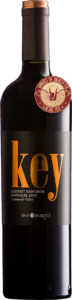 Key Blend: 70% uvas Cabernet Sauvignon e 30% Carménère